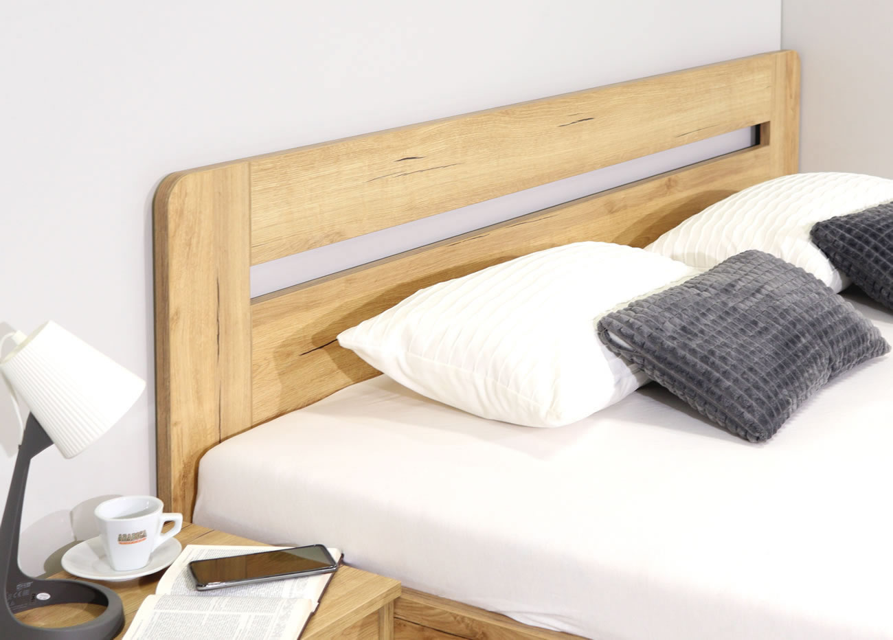 Dekor a hrany postele Valkýra