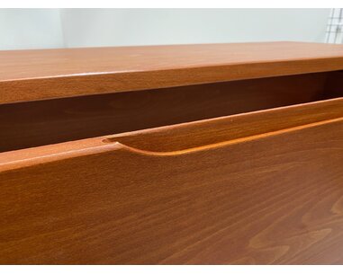 Komoda Pegas lak třešeň