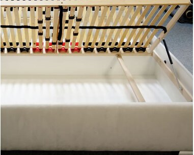 Zvýšená čalouněná válenda s úložným prostorem Quatro