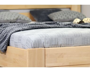 Postel z masivu Trinity, masiv buk Postel z masivu Trinity, masiv buk