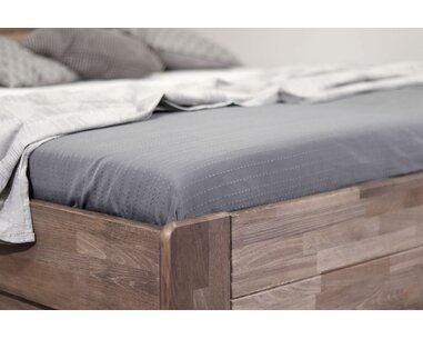 Zvýšená válenda s úložným prostorem Futon