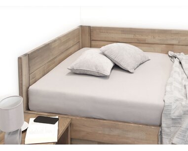 Detail čela - postel Timea pravá