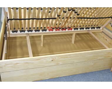 Dřevěná postel Hanka, s úložným prostorem, masiv borovice