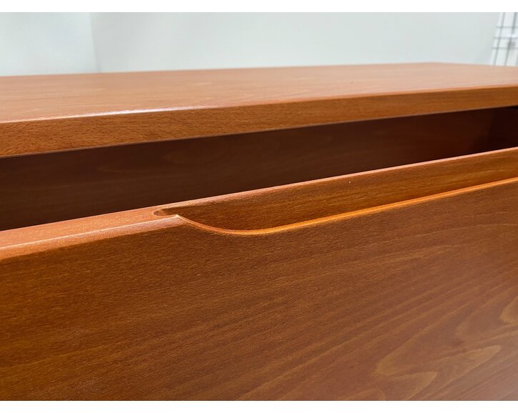 Komoda Pegas lak třešeň