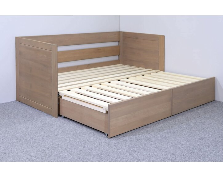 Rozkládací postel Sára s vysokými čely