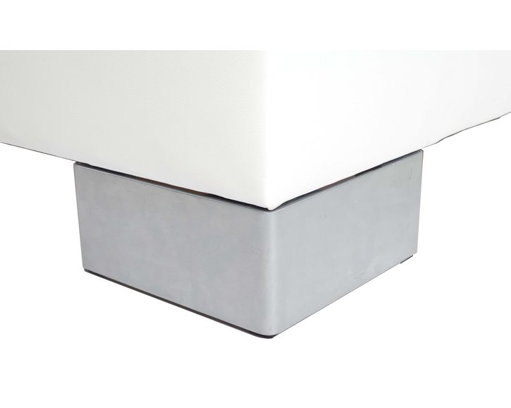 Čalouněná postel s úložným prostorem Leontýna