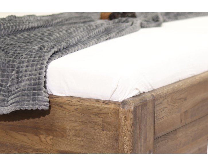 Zvýšená postel z masivu Odysea, masiv dub