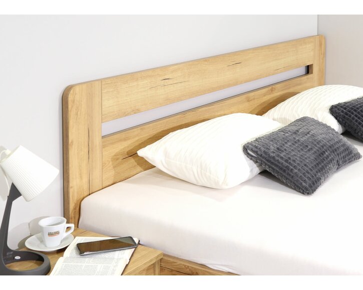 postel Valkýra - čelo