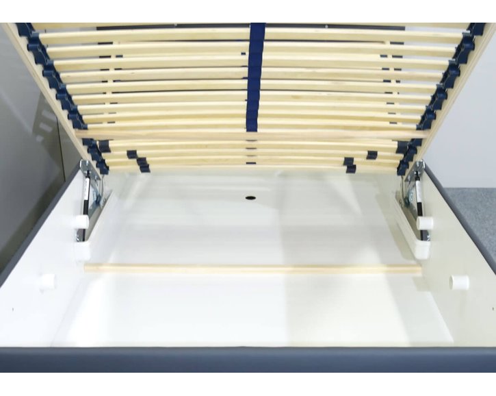 Čalouněná postel s úložným prostorem Crissy, 140x200