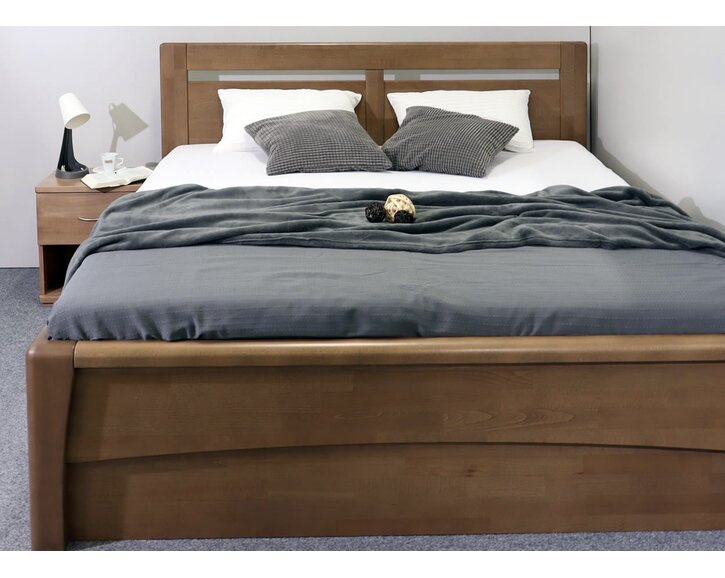 Postel Camilla  - čelo