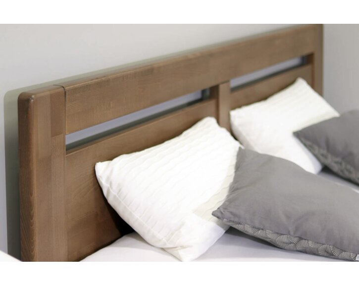 Postel Cornelia - čelo