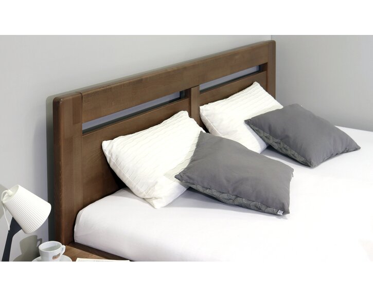 Postel Cornelia - čelo