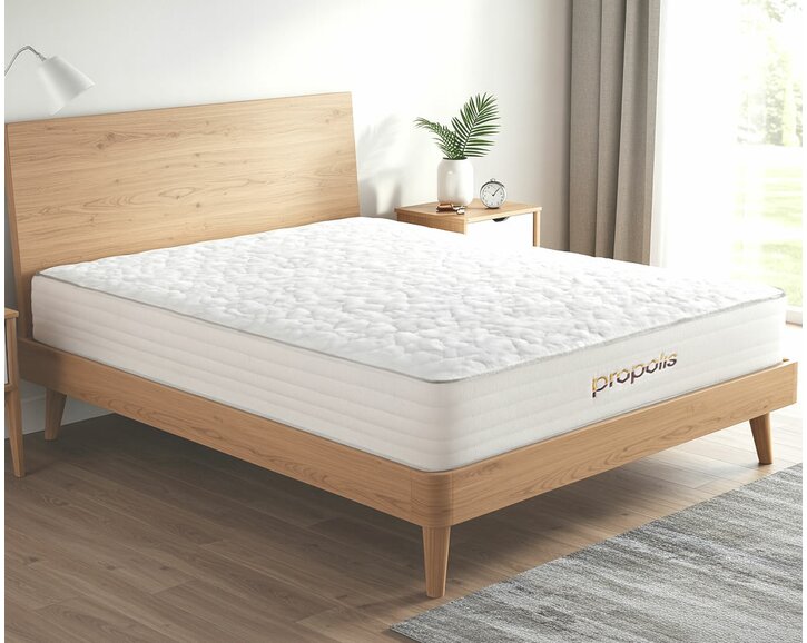 Matrace Propolis na posteli