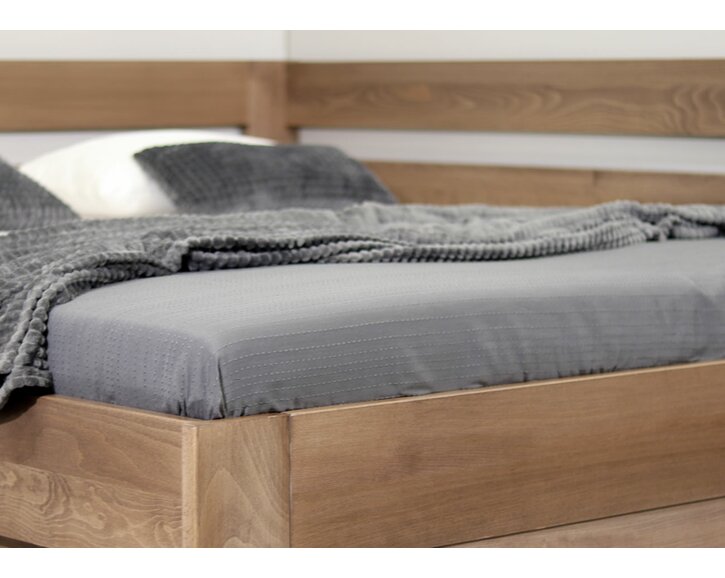 Detail postele Valentin, levá