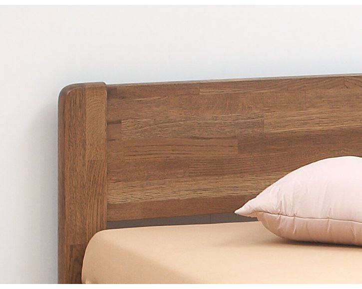 Zvýšená postel z masivu Sofi-oblá, masiv dub cink