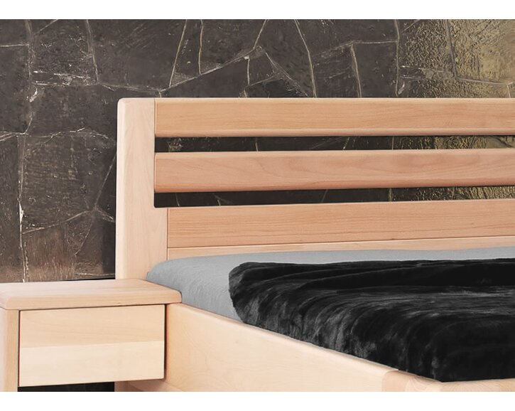 Čelo - postel z masivu NIO 1