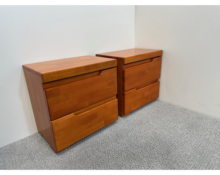 Nočný stolík z masívu, 2-zásuvkový F133, masív buk olše Nočný stolík z masívu, 2-zásuvkový F133, masív buk olše